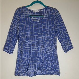 Habitat Women's Blue and White Geometric Top Size S